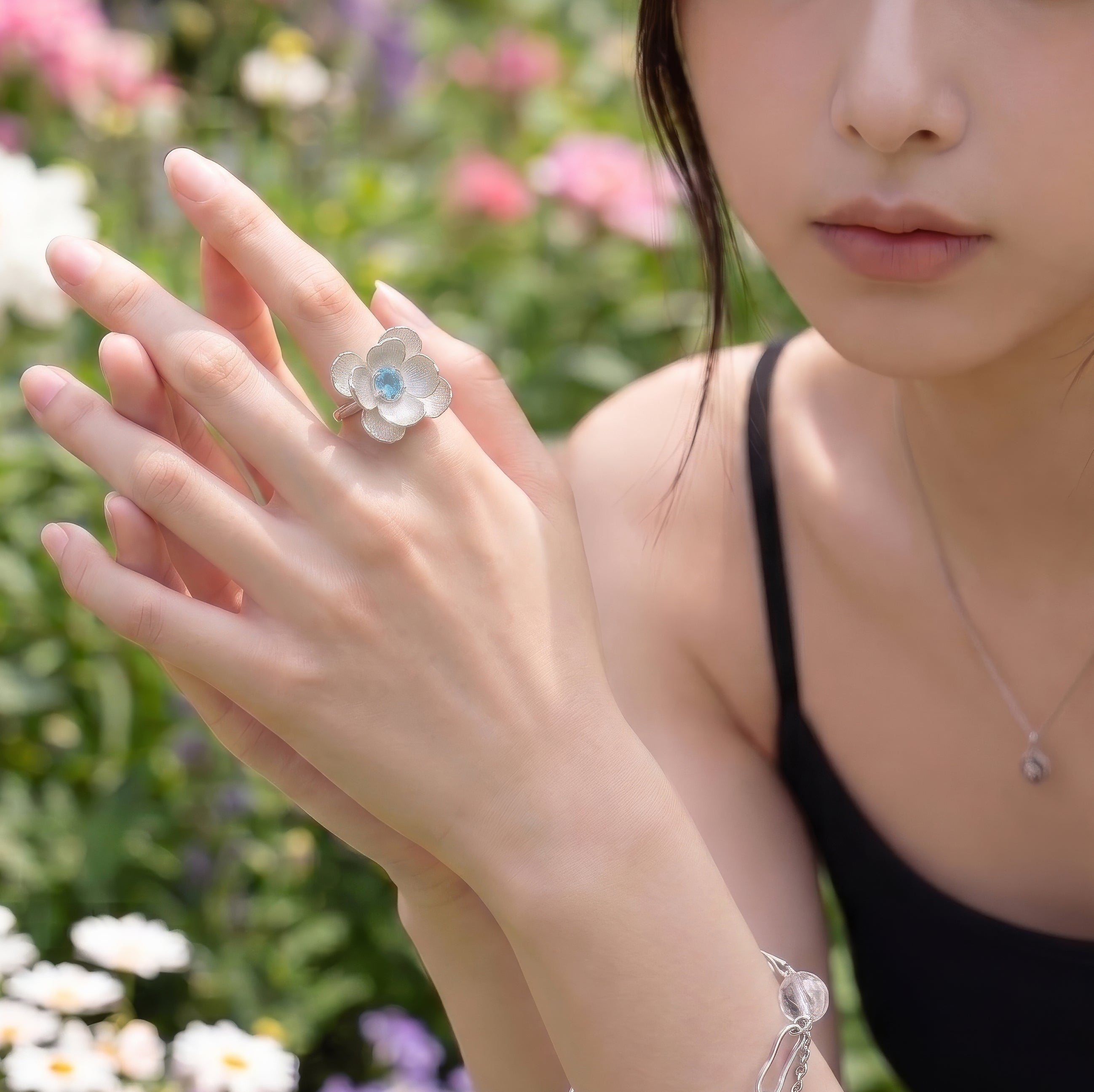 繁華系列手工雕刻花瓣拉絲工藝藍色托帕石